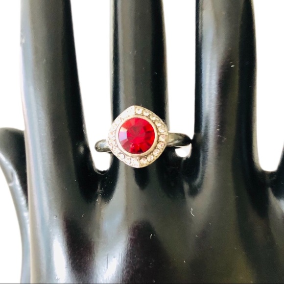 Brighton ruby ring with crystals around the ring. Excellent condition. Size 7.5 - Picture 6 of 7